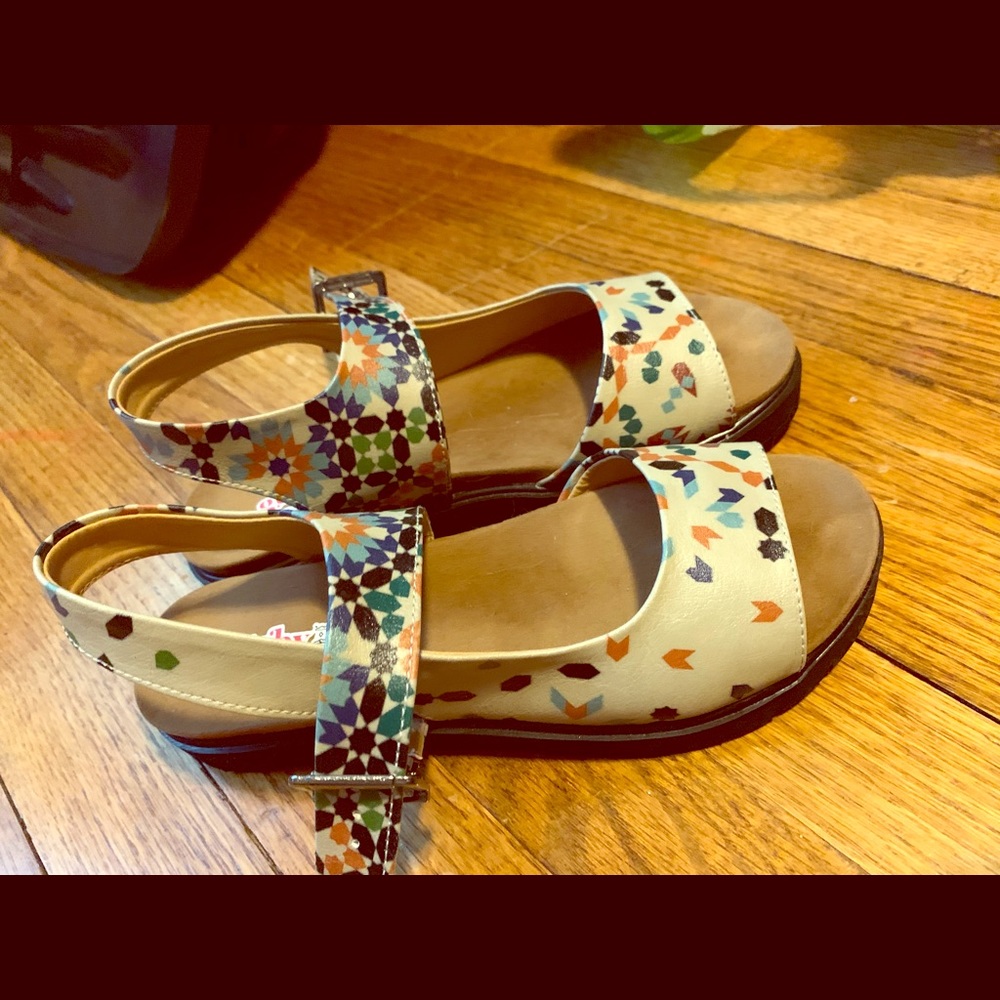 Goby sandals size 38. Brand new, never worn!